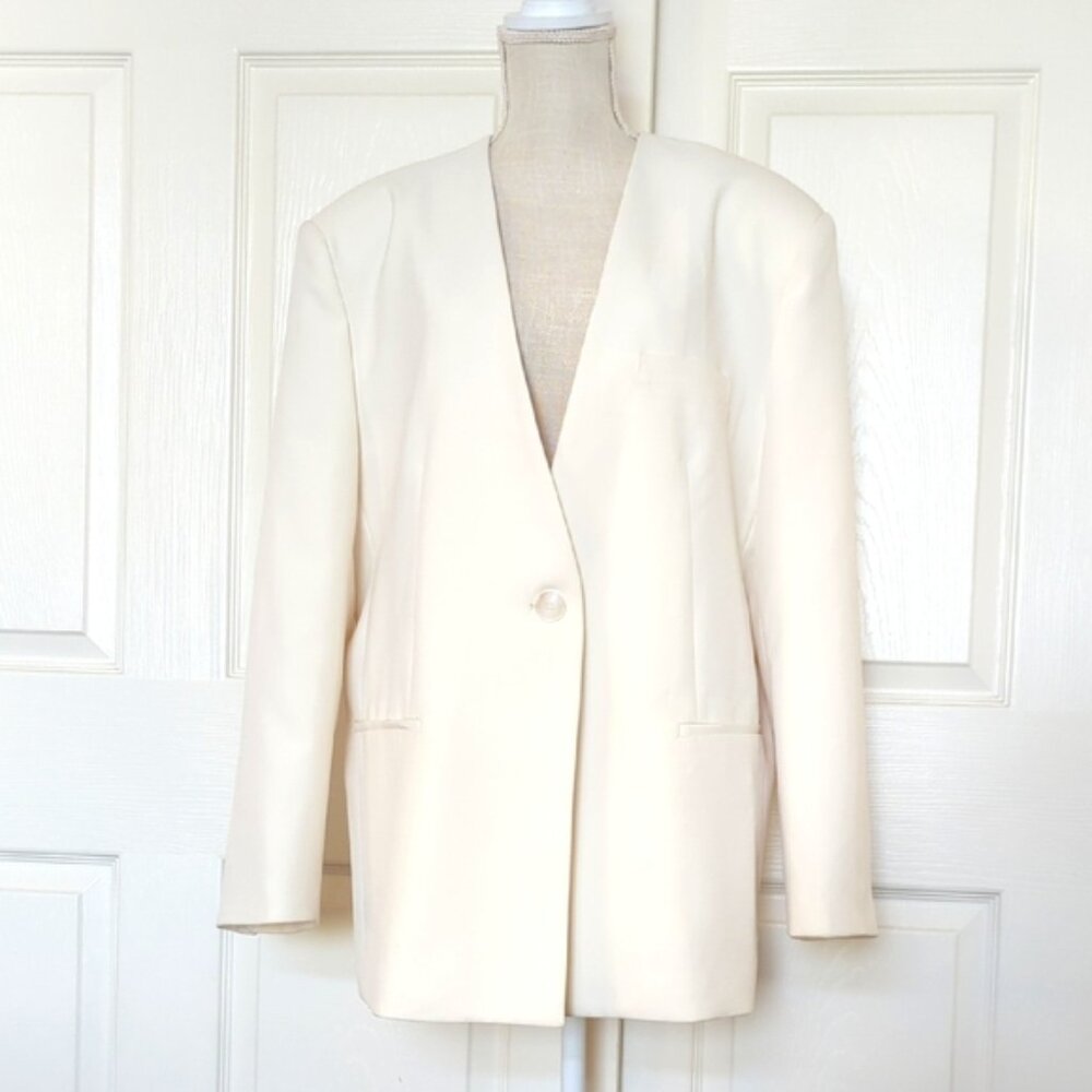 Source Unknown Cream Blazer with Modern Tailored … - image 1